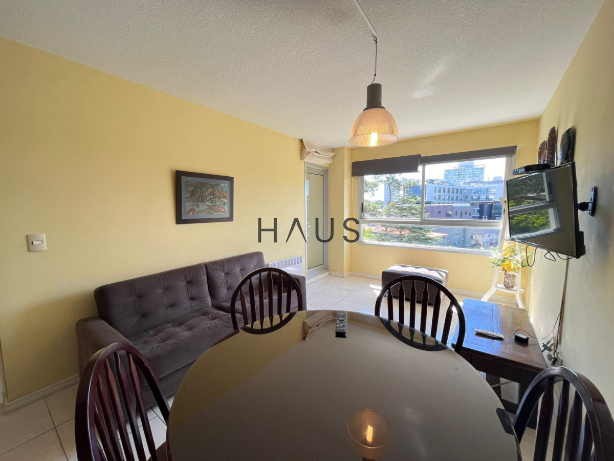 Apartamento ID.632 - Apartamento en venta  1 dormitorio con balcón y garaje en Roosevelt 