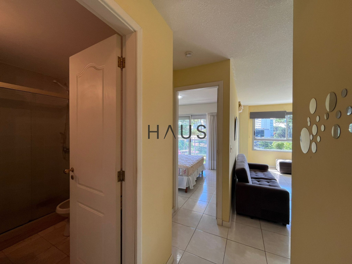 Apartamento ID.632 - Apartamento en venta  1 dormitorio con balcón y garaje en Roosevelt 