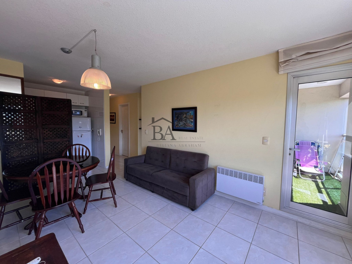 Apartamento ID.73 - Apartamento en venta  1 dormitorio con balcón y garaje en Roosevelt 