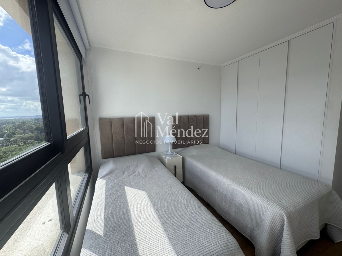 Apartamento ID.3849 - Apartamento en alquiler anual  2 dormitorios con vista al mar