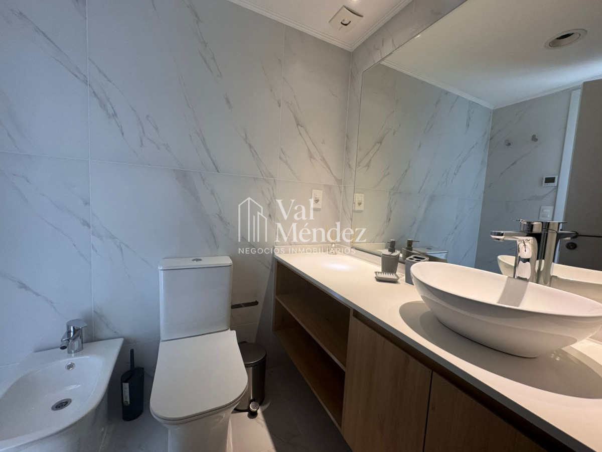 Apartamento ID.3849 - Apartamento en alquiler anual  2 dormitorios con vista al mar