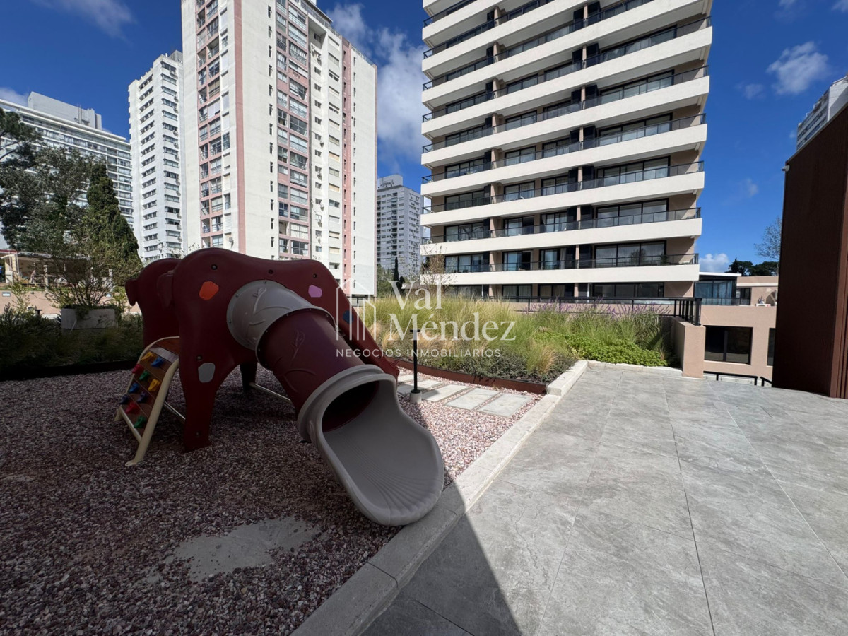 Apartamento ID.3849 - Apartamento en alquiler anual  2 dormitorios con vista al mar