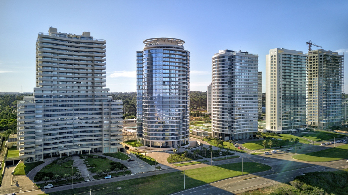 Apartamento ID.21098608 -  1 dormitorio en Trump Tower Punta del Este  en alquiler y venta 