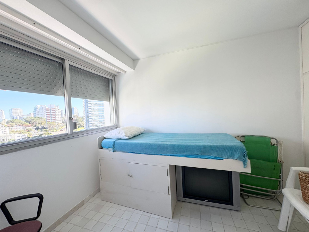 Apartamento ID.411 - Primera lìnea playa brava 4 dormitorios  