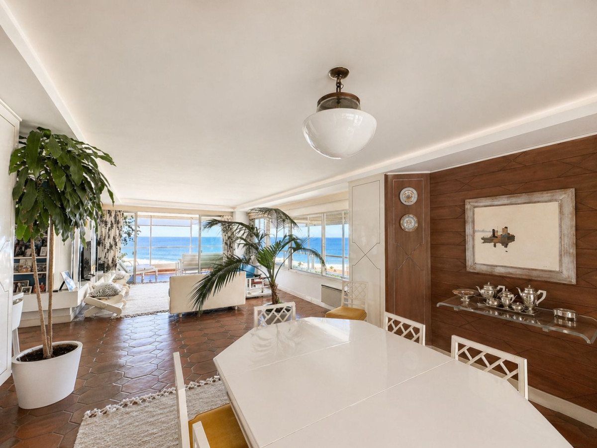 Apartamento ID.411 - Primera lìnea playa brava 4 dormitorios  