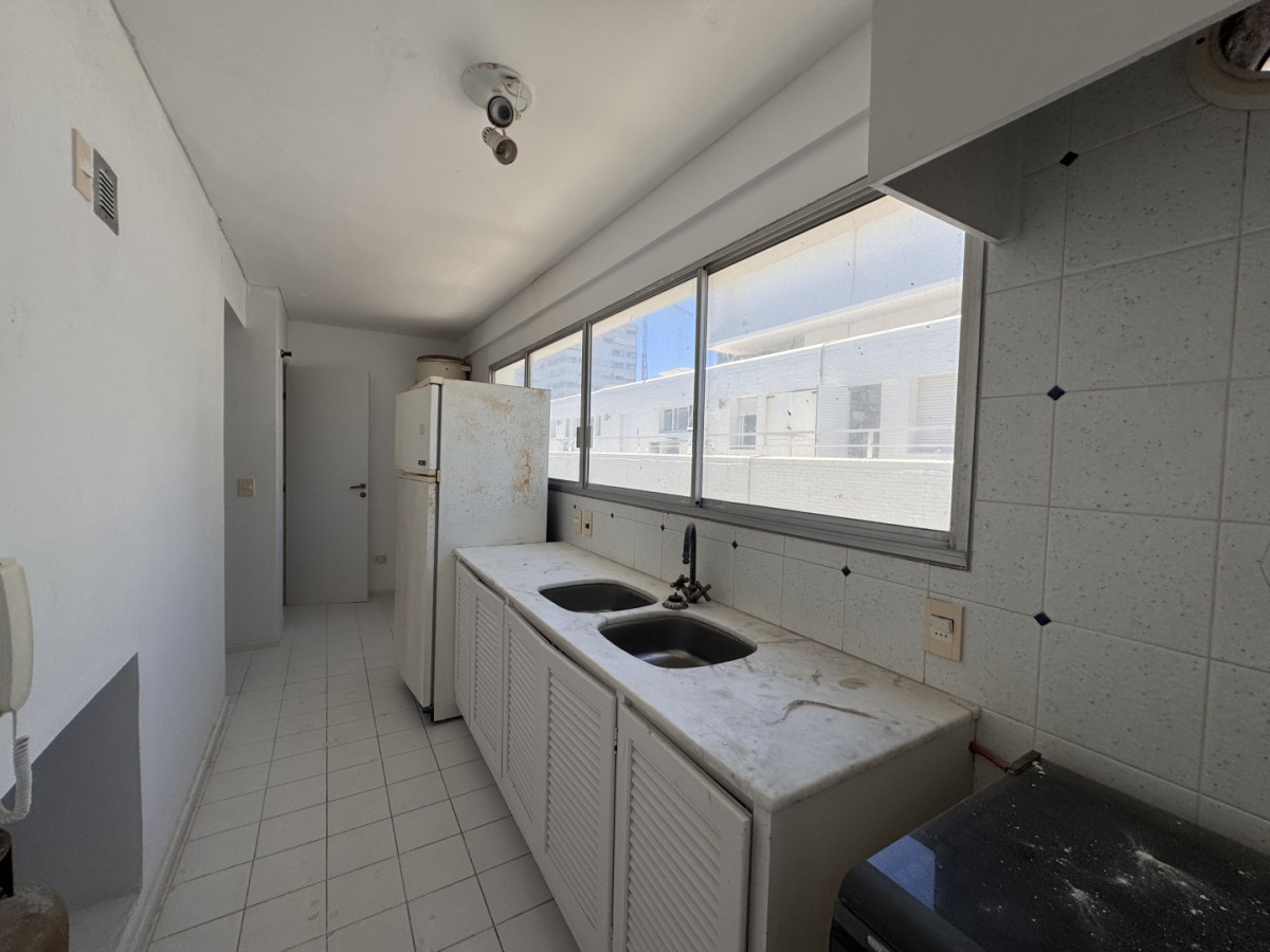 Apartamento ID.199 - Penthouse en alquiler anual - Primera línea frente al mar