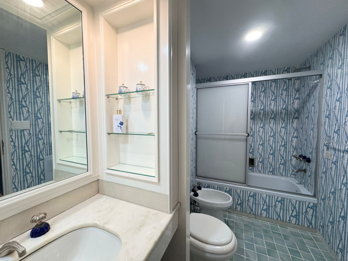 Apartamento ID.411 - Primera lìnea playa brava 4 dormitorios  