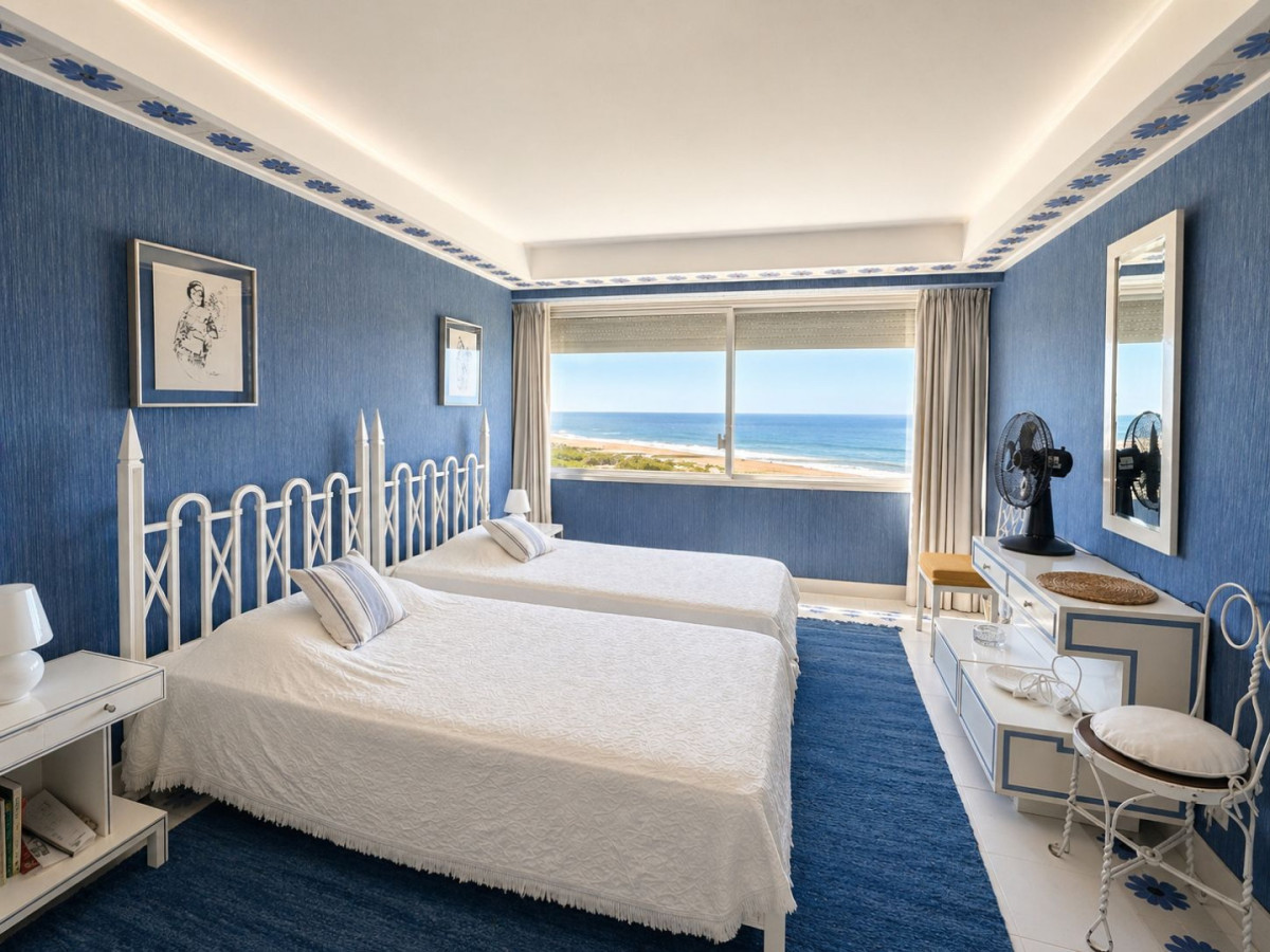 Apartamento ID.411 - Primera lìnea playa brava 4 dormitorios  