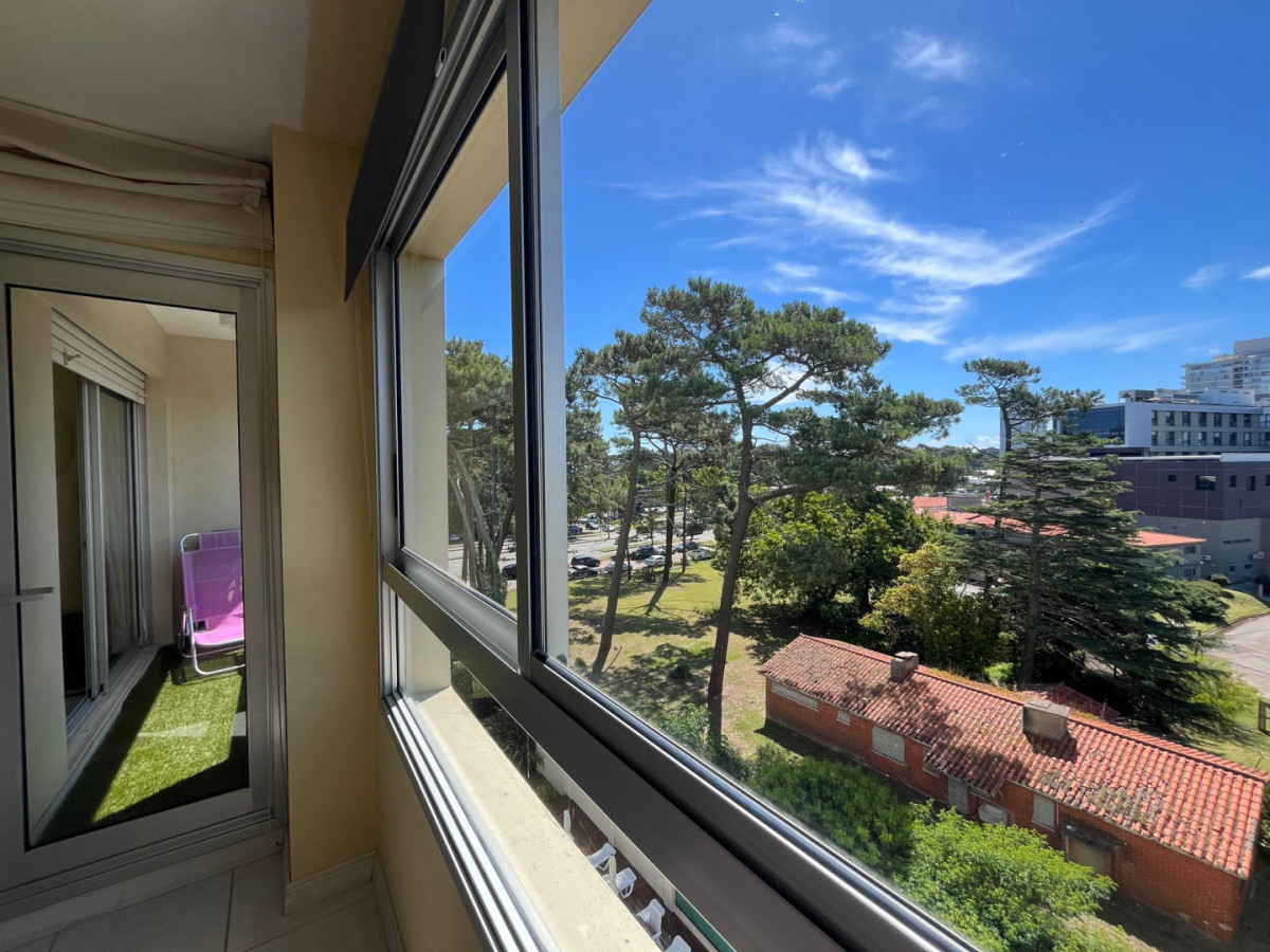 Apartamento ID.305 - Apartamento en venta  1 dormitorio con balcón y garaje en Roosevelt 