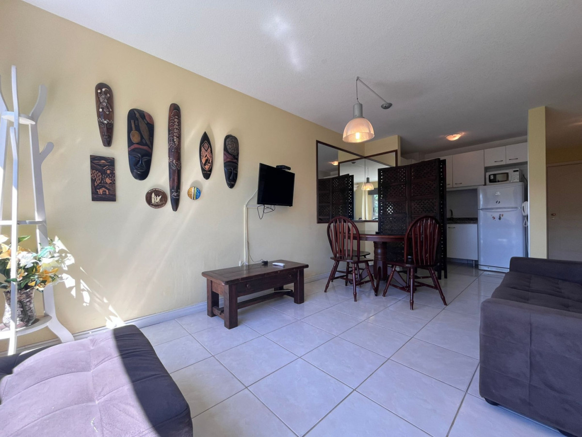 Apartamento ID.305 - Apartamento en venta  1 dormitorio con balcón y garaje en Roosevelt 