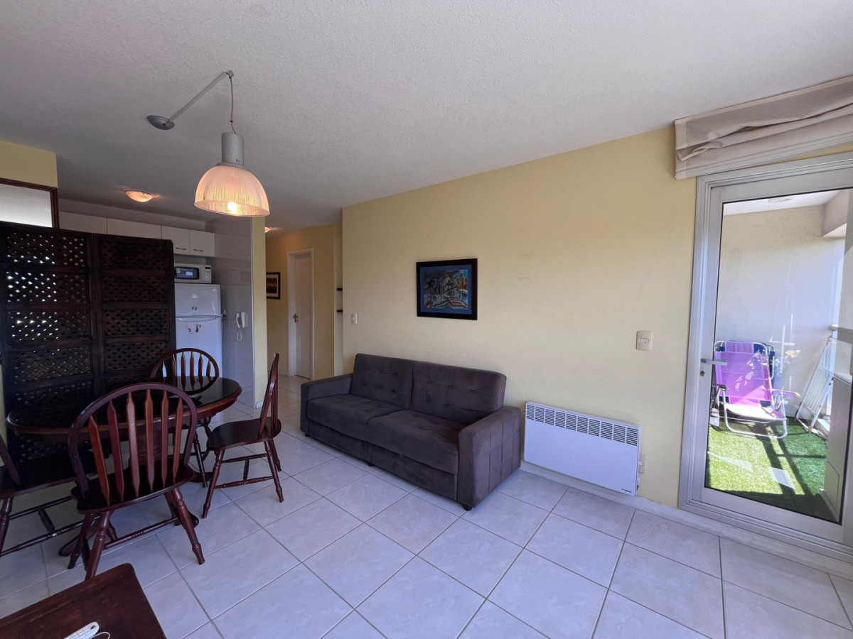 Apartamento ID.305 - Apartamento en venta  1 dormitorio con balcón y garaje en Roosevelt 