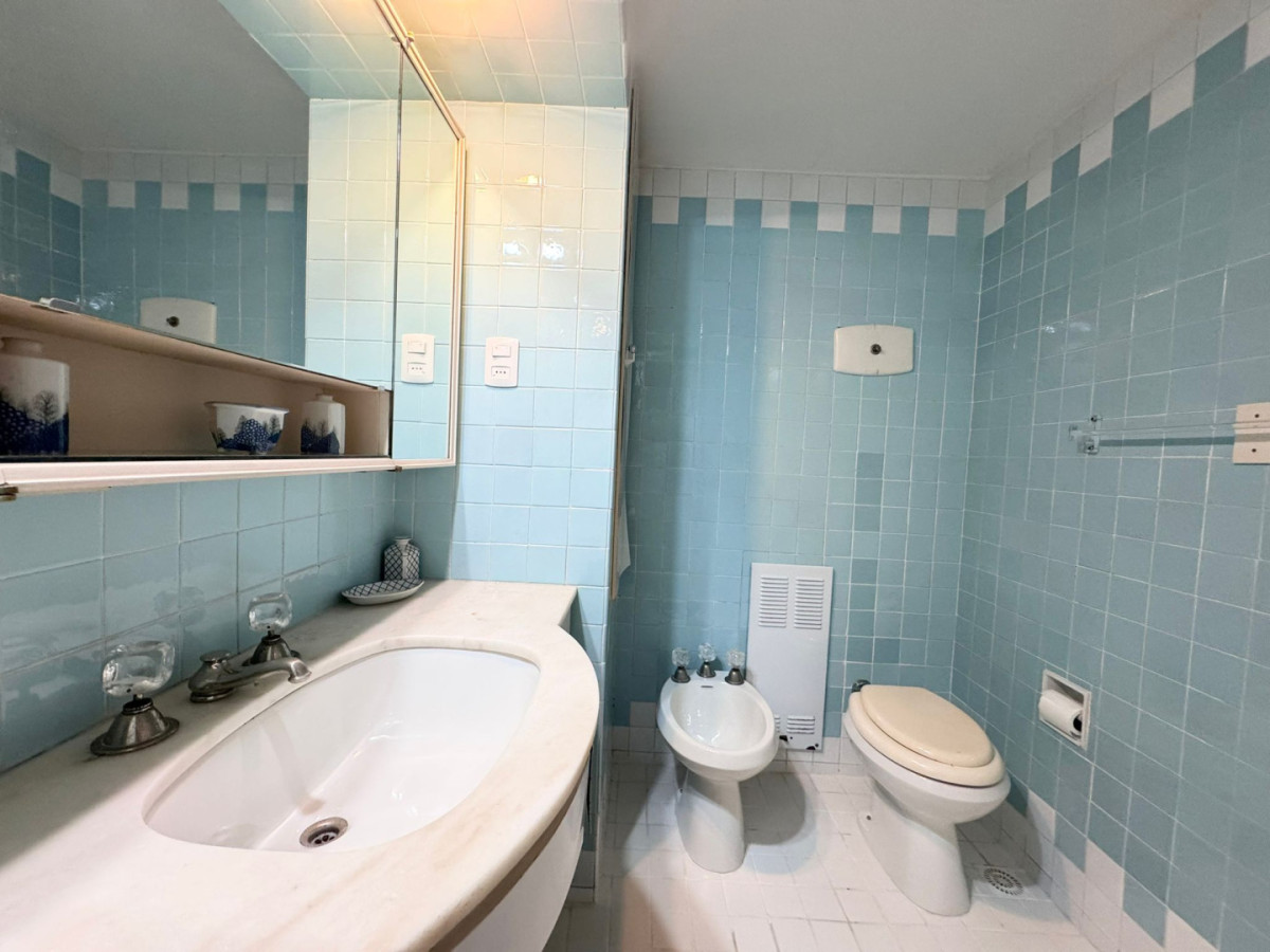 Apartamento ID.411 - Primera lìnea playa brava 4 dormitorios  