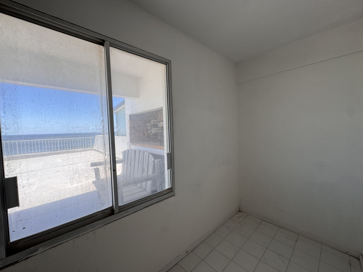 Apartamento ID.199 - Penthouse en alquiler anual - Primera línea frente al mar