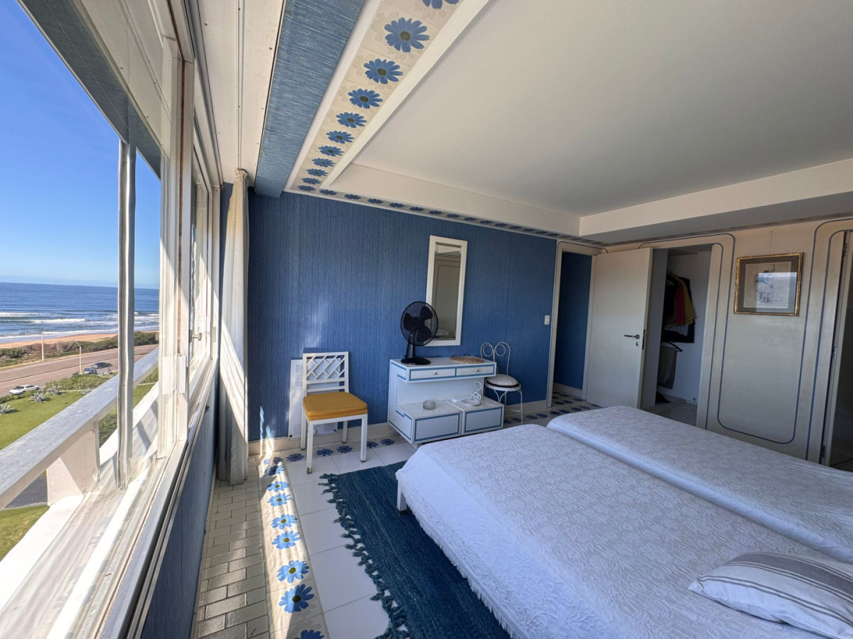 Apartamento ID.411 - Primera lìnea playa brava 4 dormitorios  