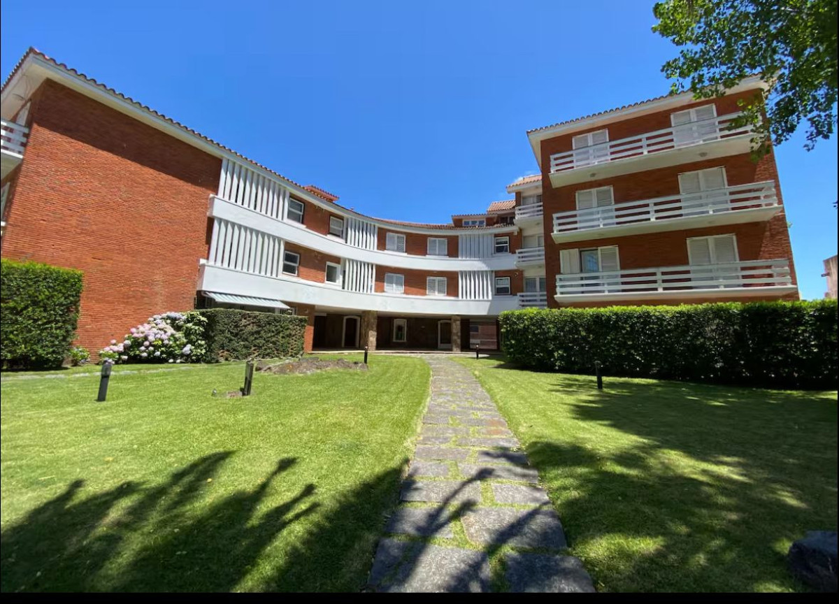 Apartamento ID.207 - 3 dormitorios con estufa a leña en Península 