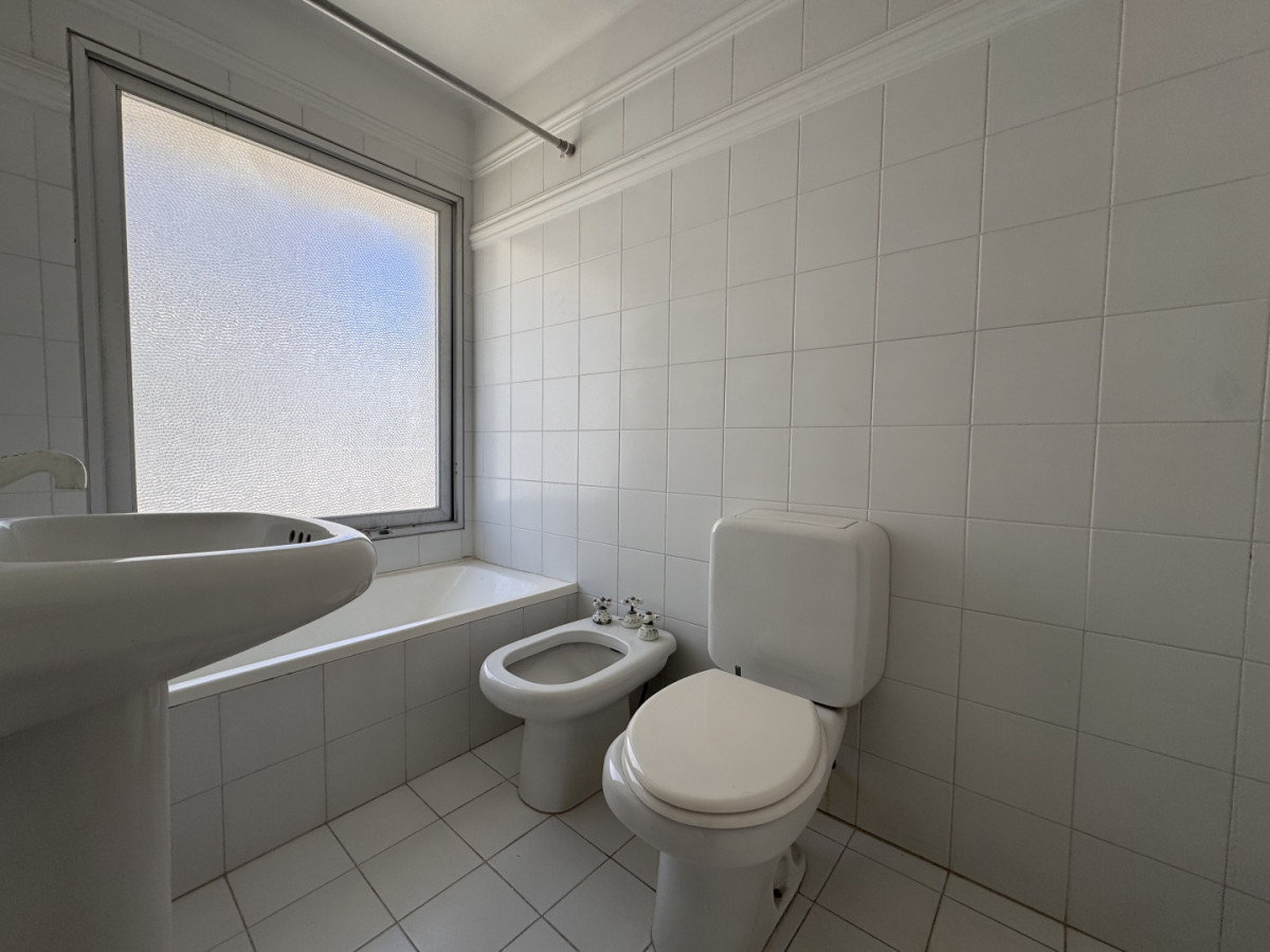 Apartamento ID.199 - Penthouse en alquiler anual - Primera línea frente al mar