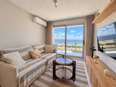 Apartamento 2 dormitorios en alquiler de temporada con vista al mar.