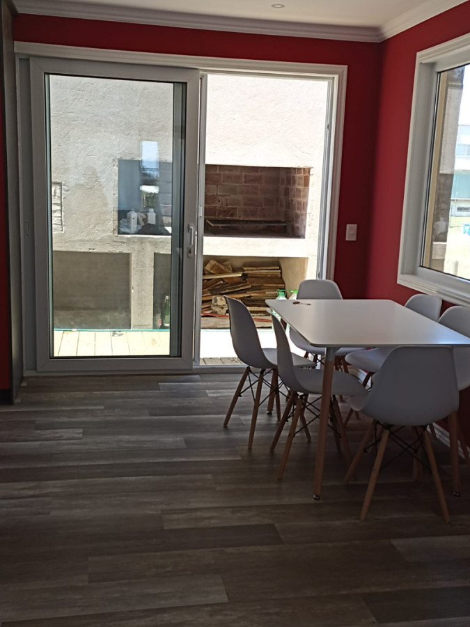 Casa ID.159 - CASA DE TRES DORMITORIOS. SEGUNDA LINEA AL MAR 