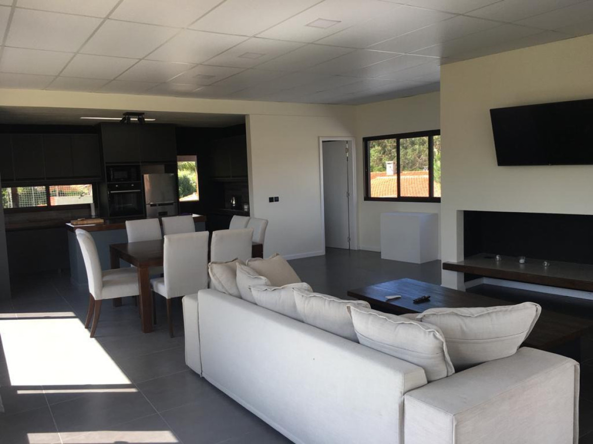 Casa ID.158 - Casa 3 dormitorios a metros del mar con piscina 