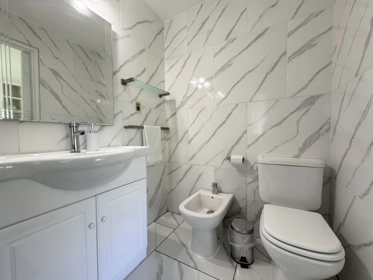 Casa ID.198 - ALQUILER ANUAL 3 DORMITORIOS CON PISCINA 