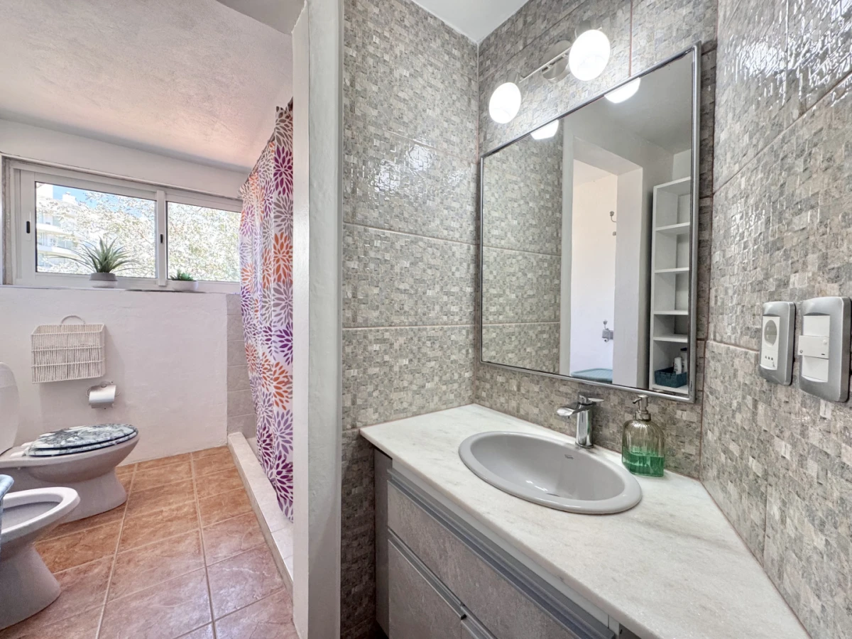 Casa ID.198 - ALQUILER ANUAL 3 DORMITORIOS CON PISCINA 