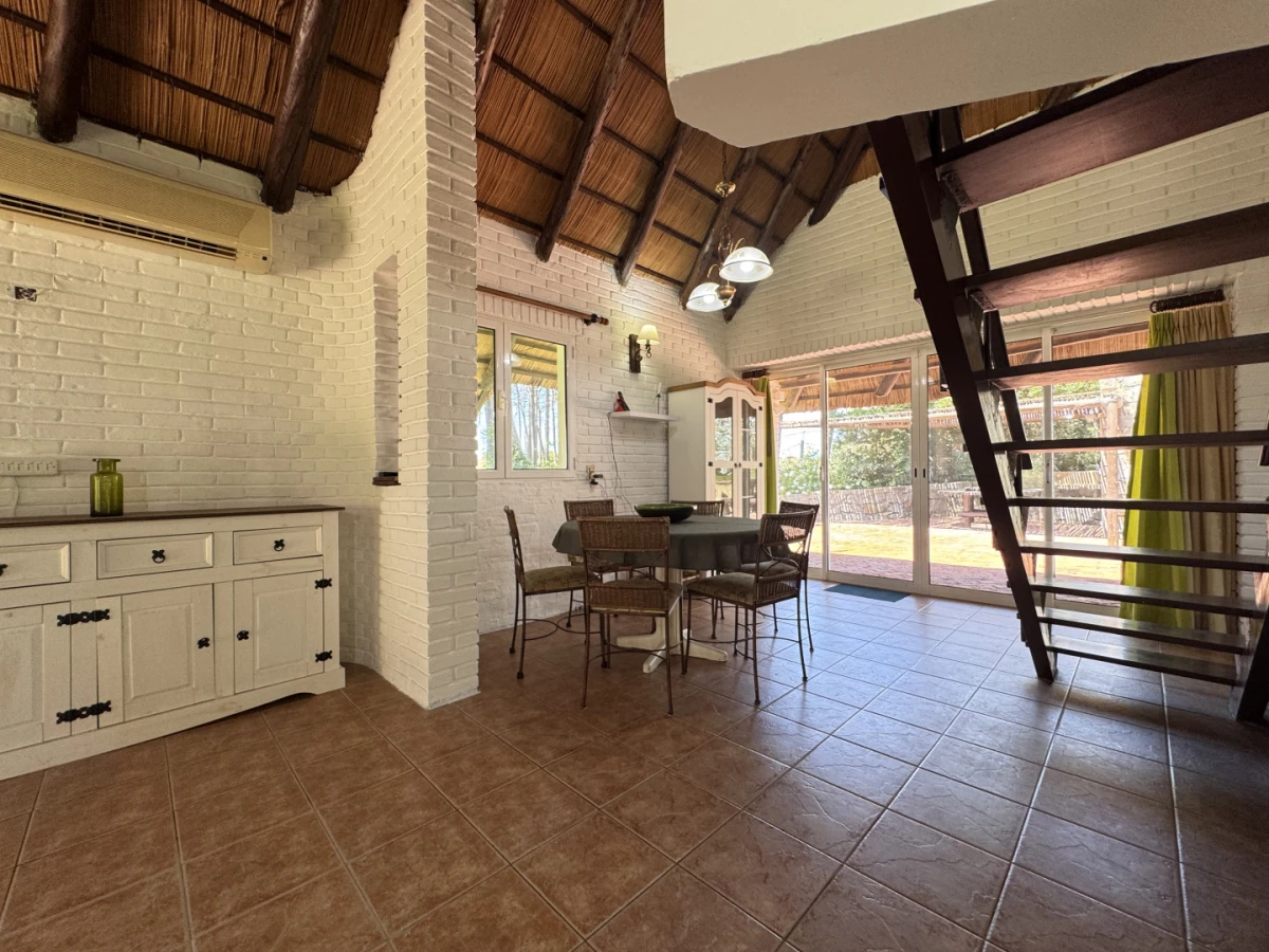 Casa ID.198 - ALQUILER ANUAL 3 DORMITORIOS CON PISCINA 