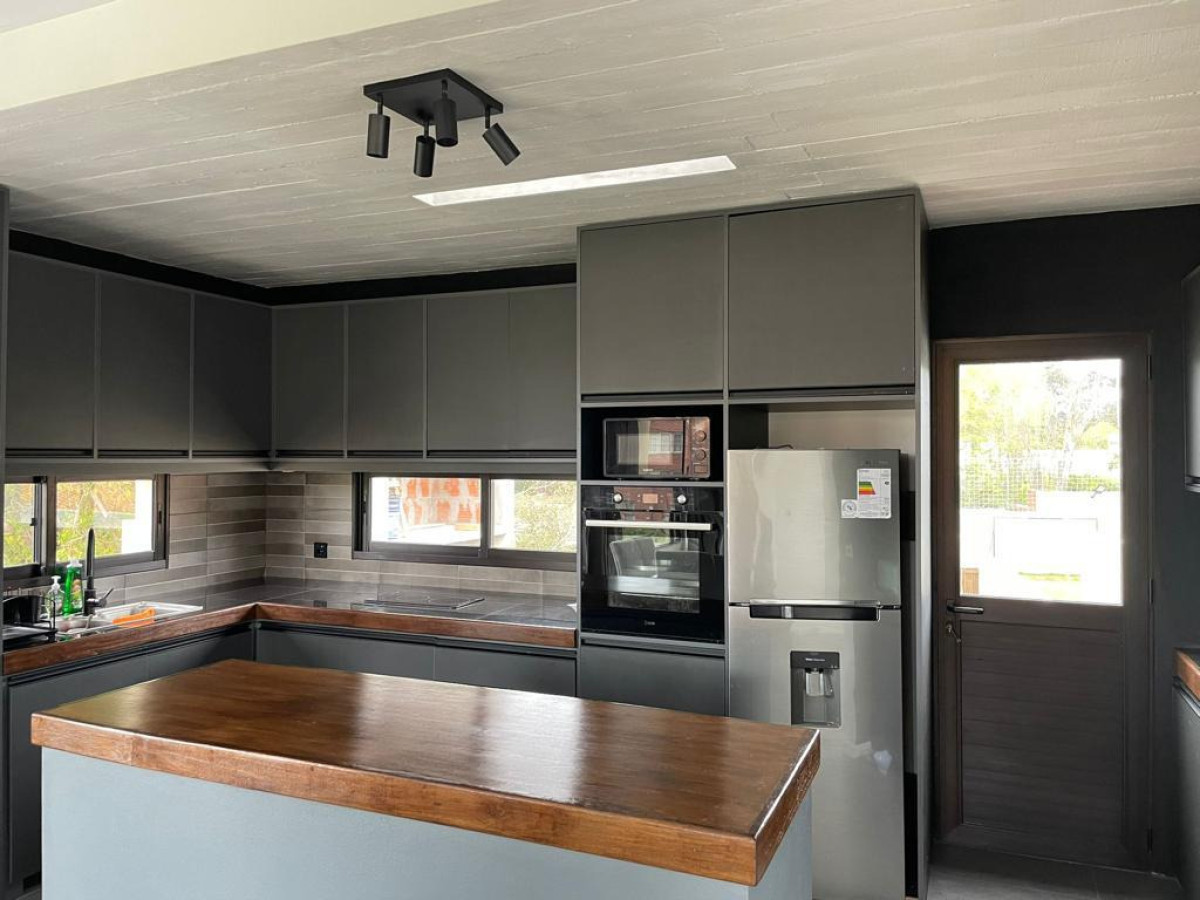 Casa ID.158 - Casa 3 dormitorios a metros del mar con piscina 