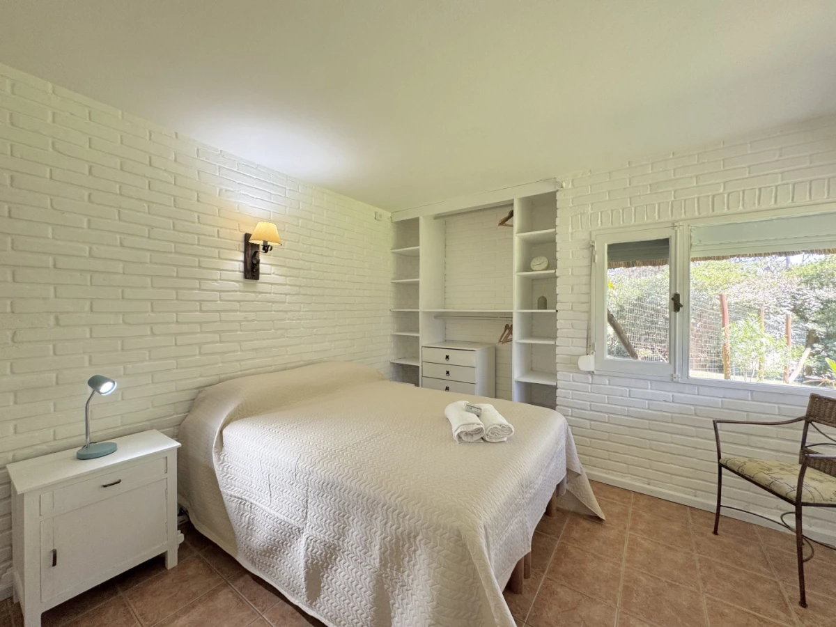 Casa ID.198 - ALQUILER ANUAL 3 DORMITORIOS CON PISCINA 