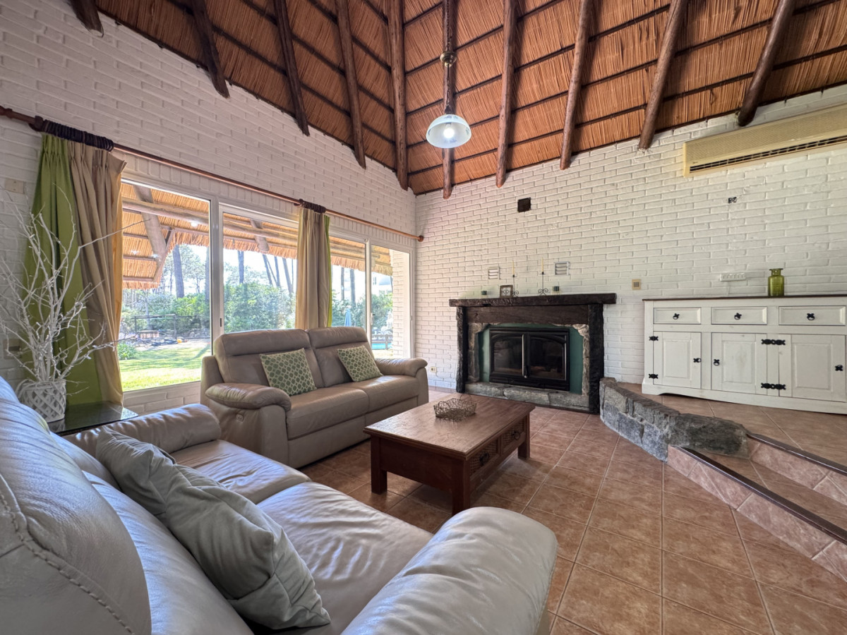 Casa ID.198 - ALQUILER ANUAL 3 DORMITORIOS