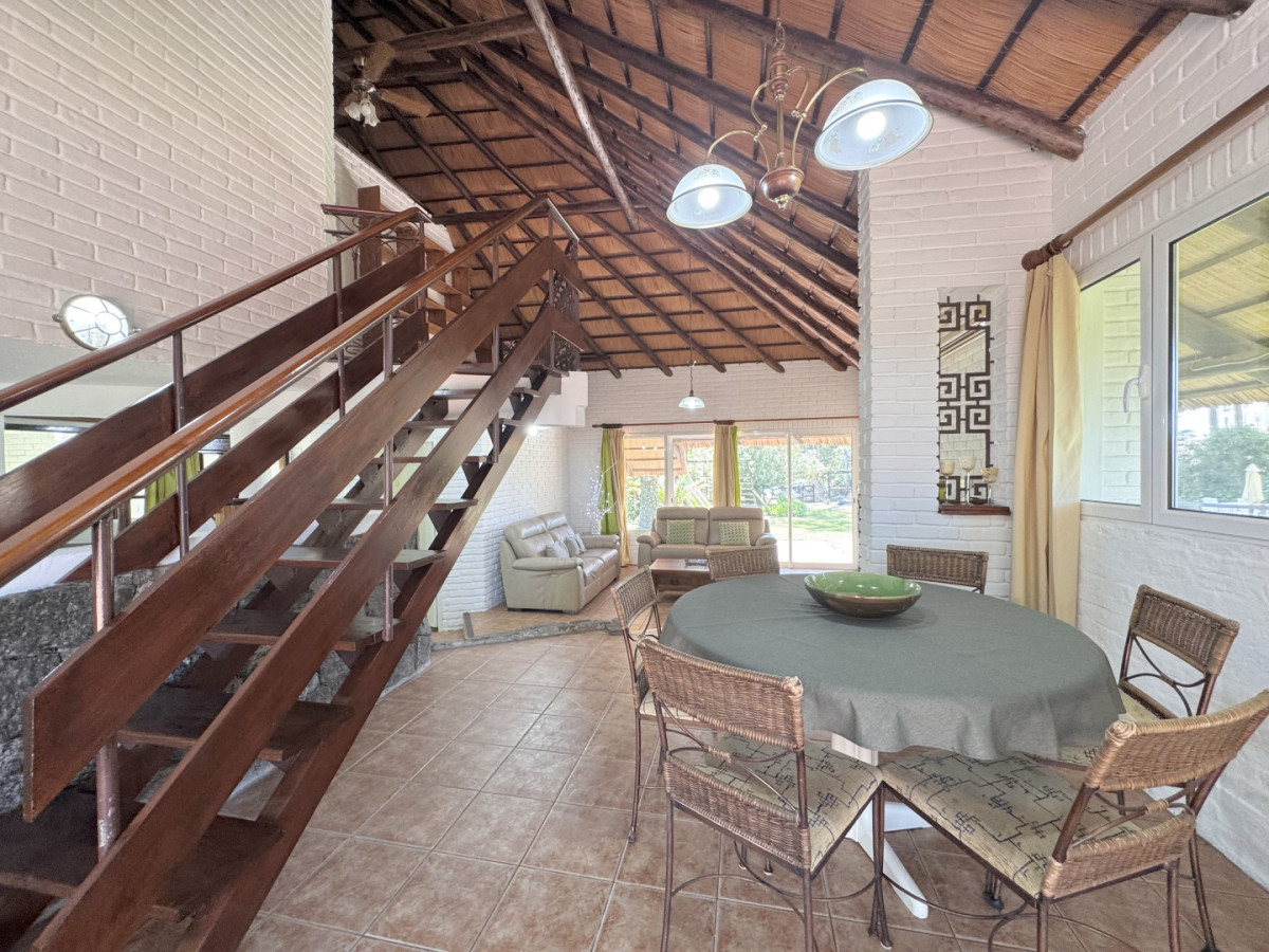 Casa ID.198 - ALQUILER ANUAL 3 DORMITORIOS