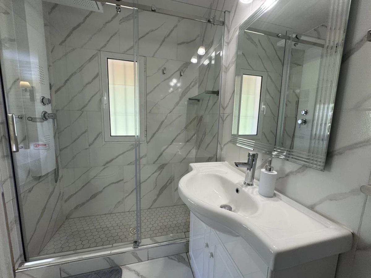 Casa ID.198 - ALQUILER ANUAL 3 DORMITORIOS CON PISCINA 