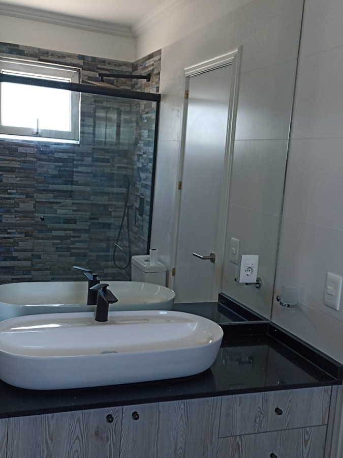 Casa ID.159 - CASA DE TRES DORMITORIOS. SEGUNDA LINEA AL MAR 