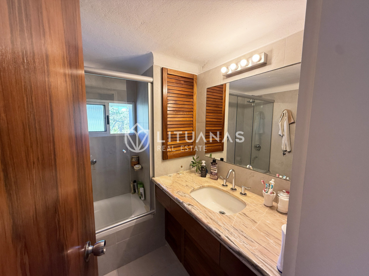 Apartamento ID.104 - 2 dormitorios impecable zona Cantegril