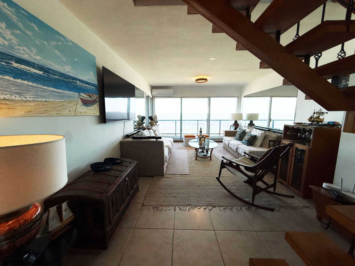 Penthouse 3 dormmitorios sobre el mar