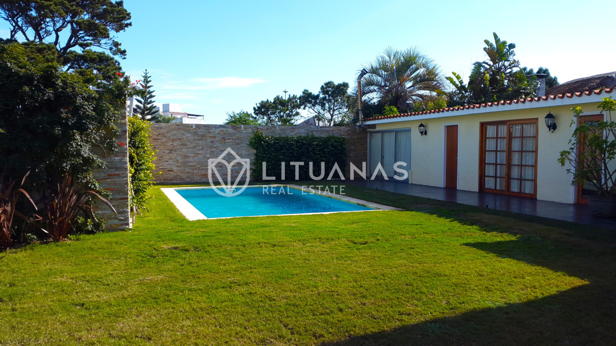 Casa ID.95 - Hermosa casa 4 dromitorios Playa Mansa