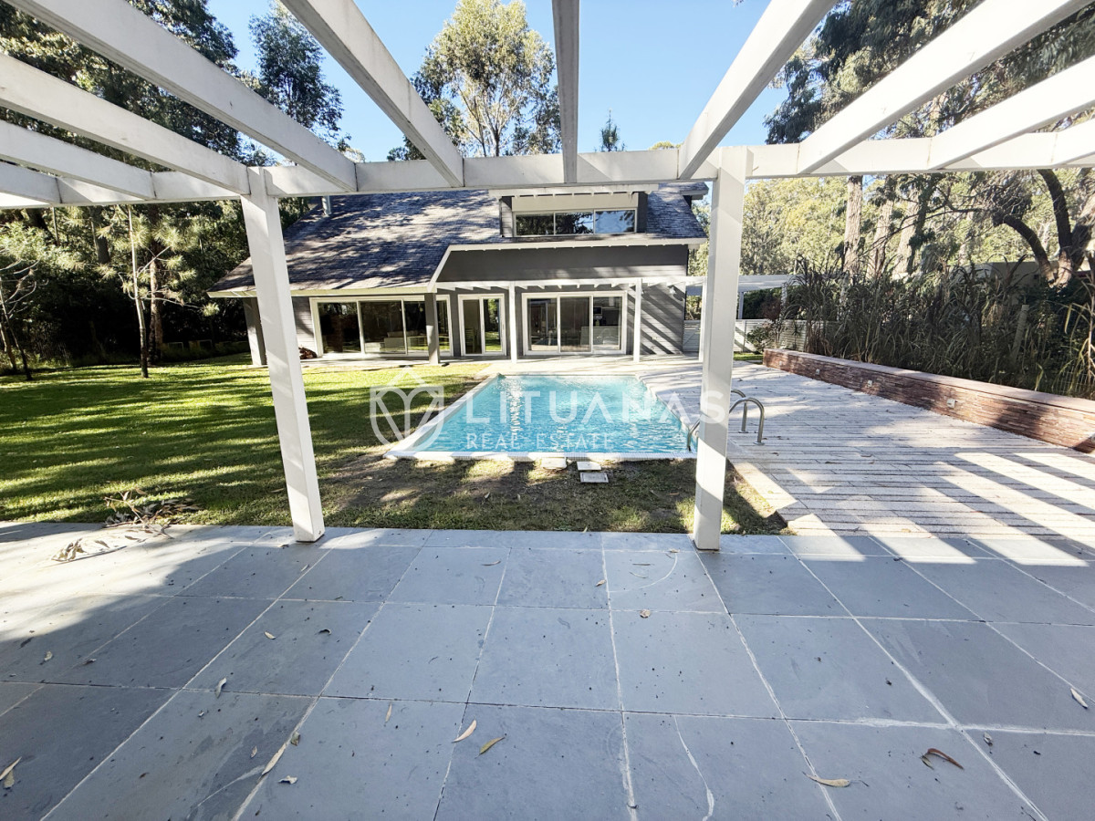 Casa ID.127 - Espectacular Casa 3 Dorm. en Design Village