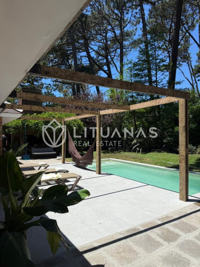Casa ID.177 - 3 dormitorios y dependencia, gran jardín y piscina en Punta del Este