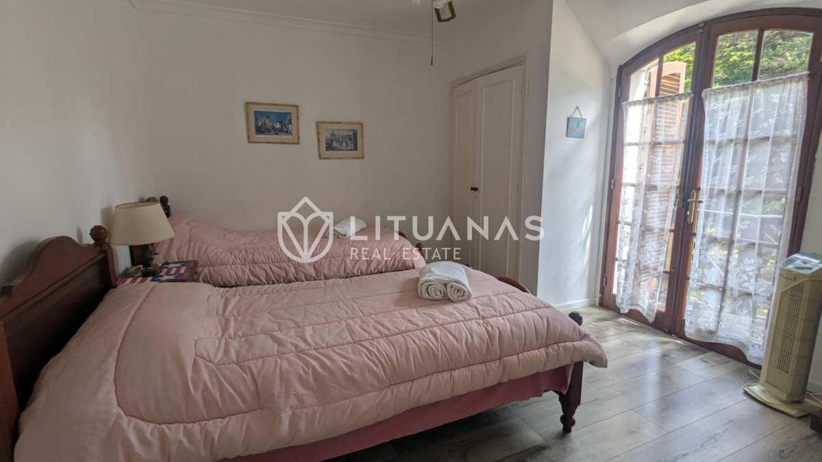 Casa ID.143 - Residencia con gran parque, piscina y 4 suites en Cantegril