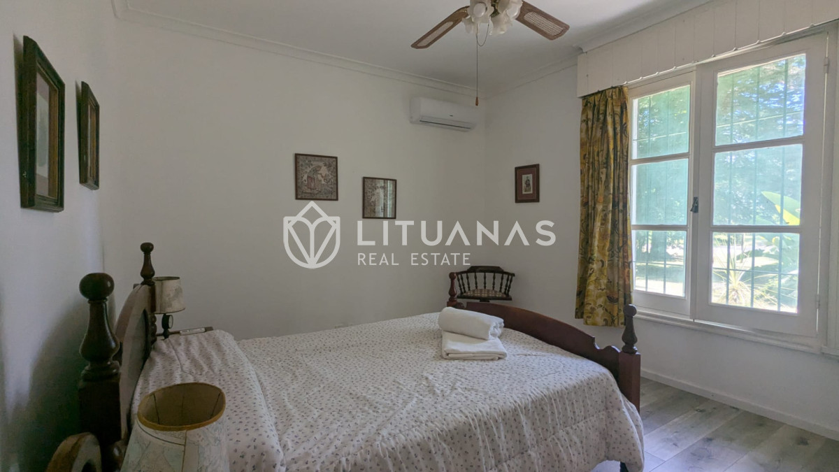 Casa ID.143 - Residencia con gran parque, piscina y 4 suites en Cantegril