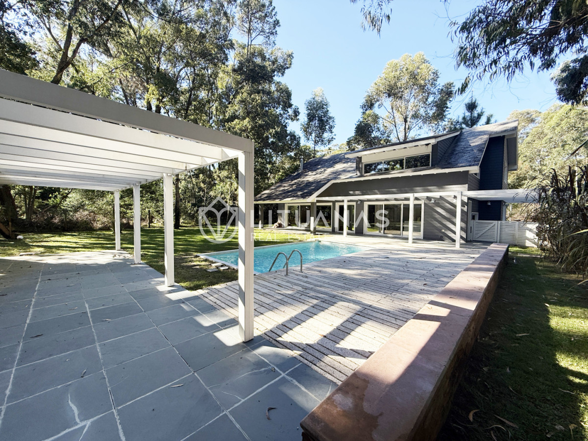 Casa ID.127 - Espectacular Casa 3 Dorm. en Design Village