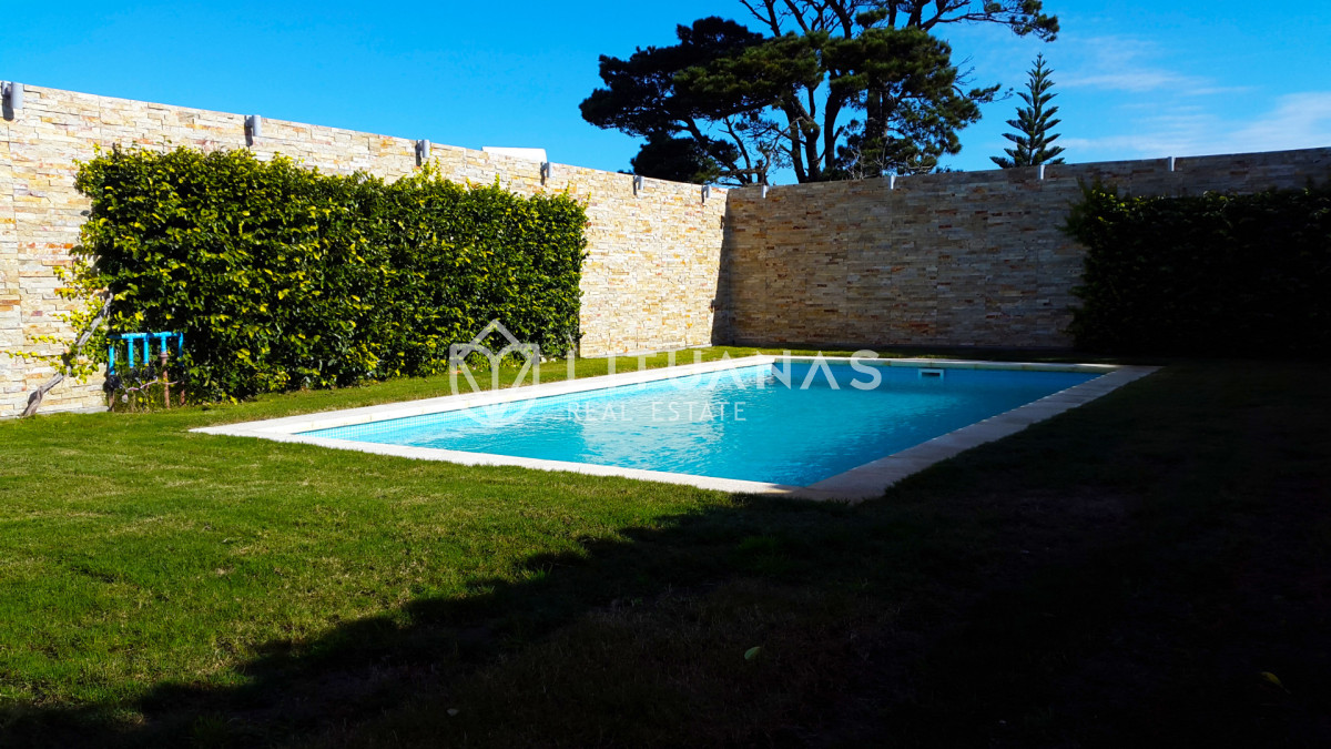 Casa ID.95 - Hermosa casa 4 dromitorios Playa Mansa