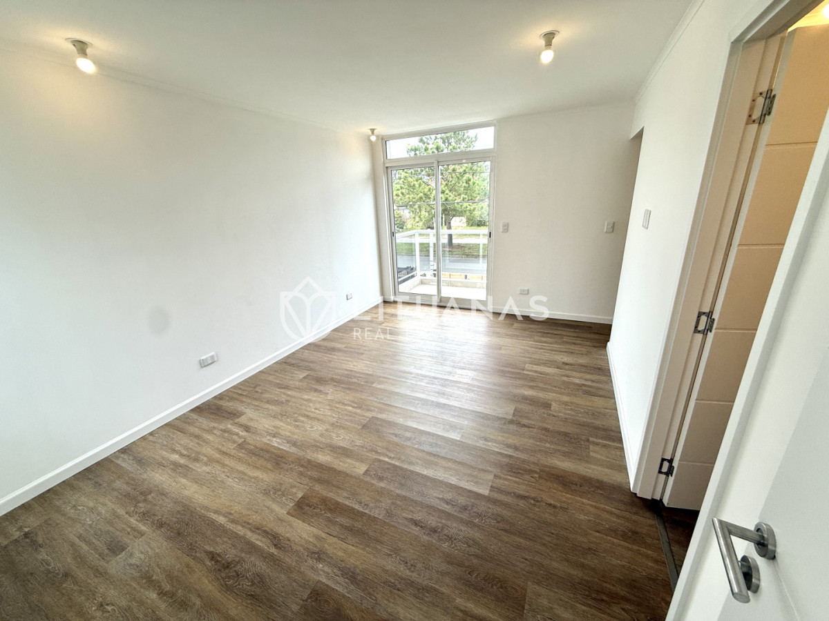 Casa ID.98 - Ph a estrenar 3 dorm. zona colegios