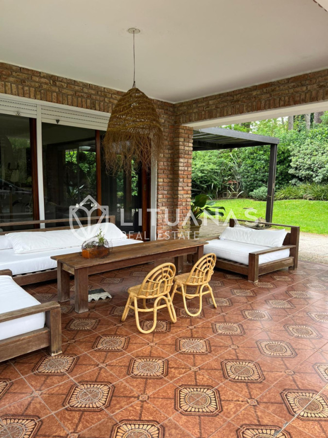 Casa ID.177 - 3 dormitorios y dependencia, gran jardín y piscina en Punta del Este