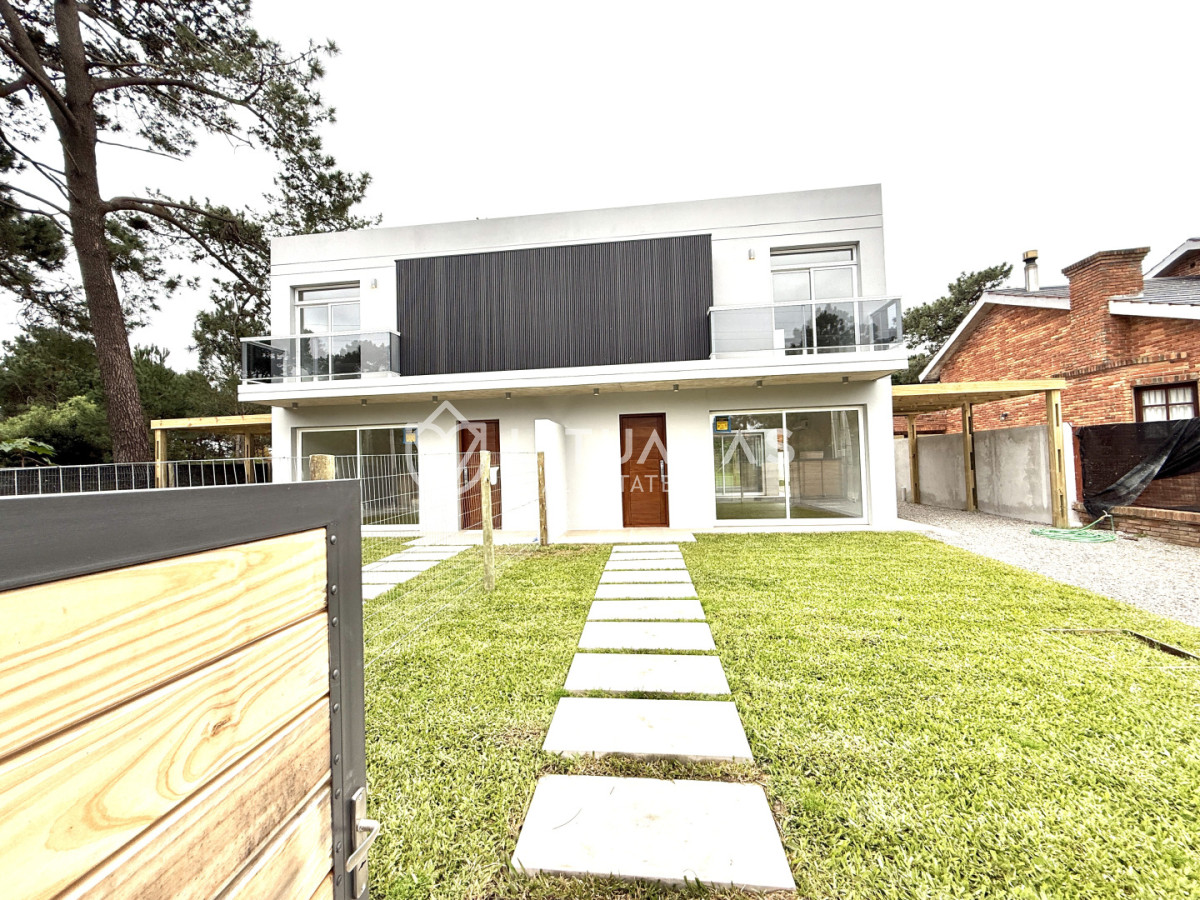 Casa ID.98 - Ph a estrenar 3 dorm. zona colegios