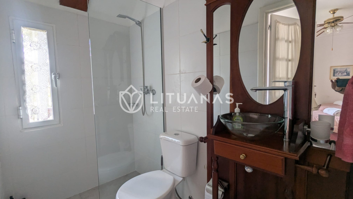 Casa ID.143 - Residencia con gran parque, piscina y 4 suites en Cantegril