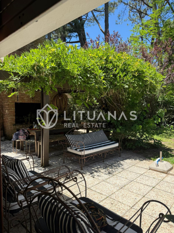 Casa ID.177 - 3 dormitorios y dependencia, gran jardín y piscina en Punta del Este