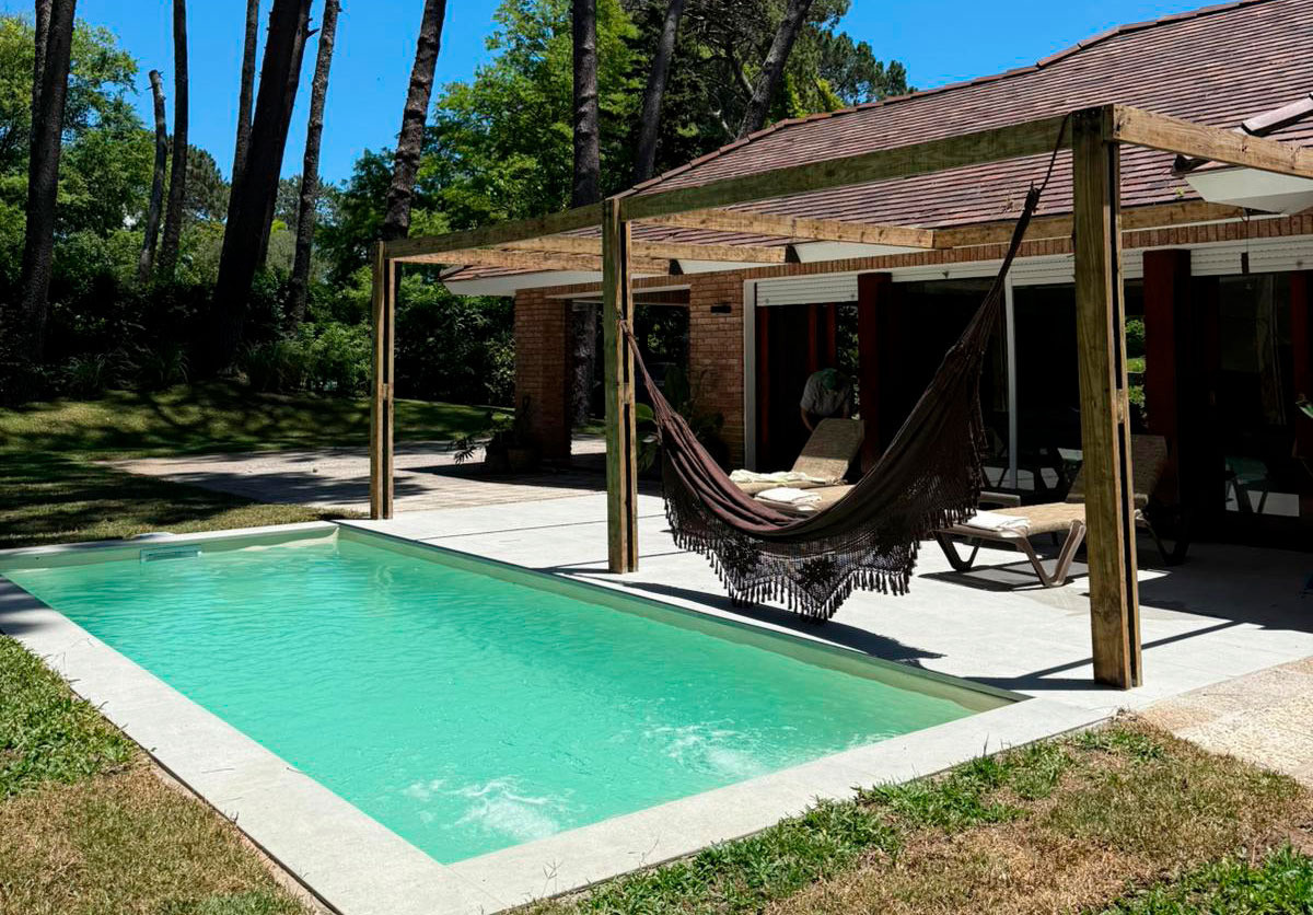 3 dormitorios y dependencia, gran jardÃ­n y piscina en Punta del Este