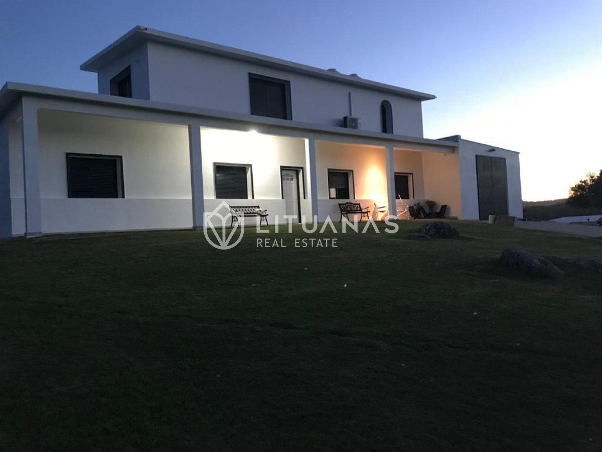 Chacra ID.178 - Campo de 254 hectáreas con residencia contemporánea en Maldonado