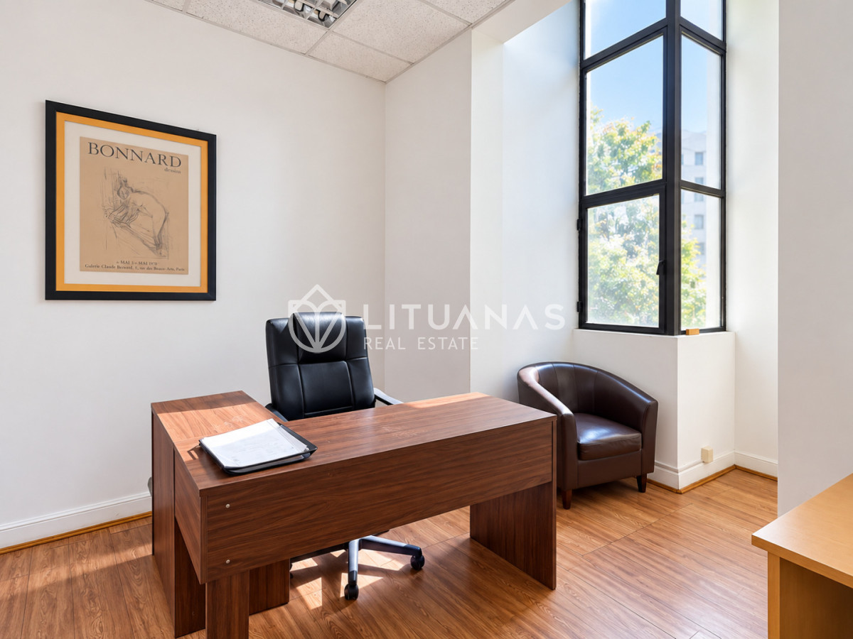 Oficina ID.197 - Oficina en venta en Ciudad Vieja | 70 m² en Edificio Misiones