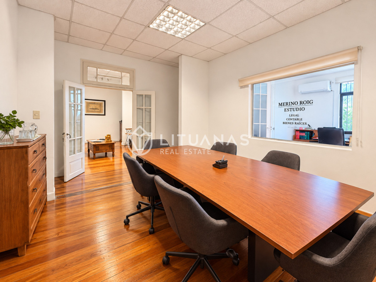 Oficina ID.197 - Oficina en venta en Ciudad Vieja | 70 m² en Edificio Misiones
